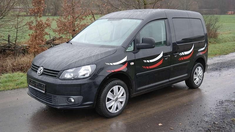Deep black perleffekt Gebraucht 2015 VW Caddy Van / Kleinbus | 6.900 € (Superpreis) - Bild 1/4