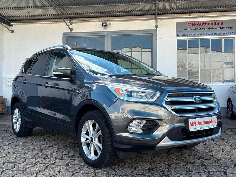 Grau Gebraucht 2017 Ford Kuga Titanium SUV | 12.890 € (Guter Preis) - Bild 1/4