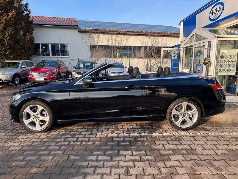 Gebraucht Mercedes C180 156 PS (114 kW) 2018 Schwarz Cabrio