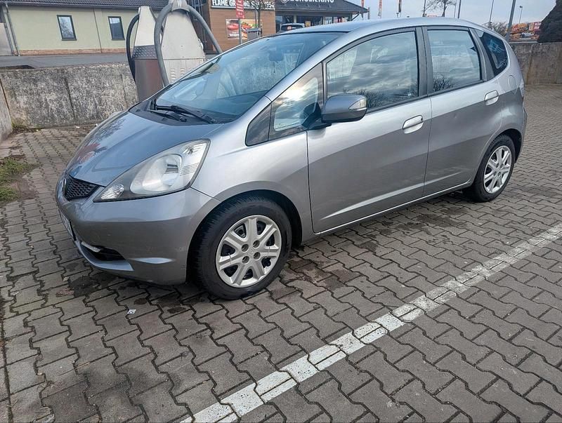 Gebraucht Honda Jazz 100 PS (73 kW) 2009 Silber Kleinwagen