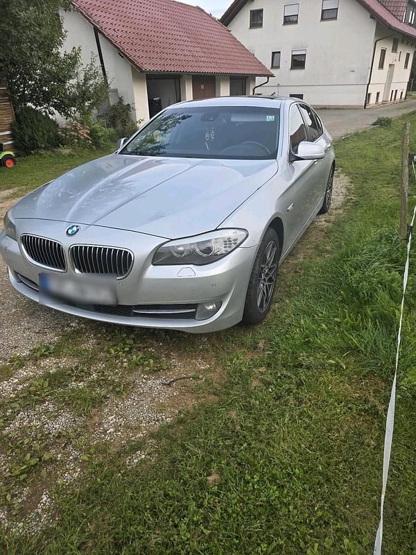 Gebraucht BMW 525 204 PS (150 kW) 2010 Silber Limousine