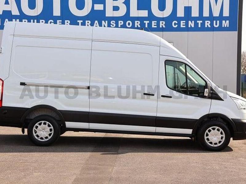 Gebraucht Ford Transit Trend 131 PS (96 kW) 2021 Frostweiß Van