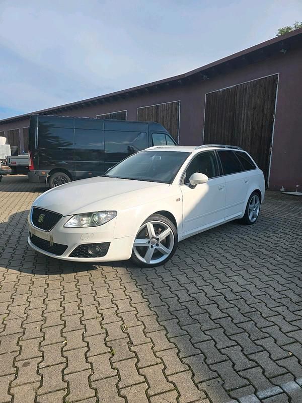 Weiß Gebraucht 2010 Seat Exeo Kombi | 5.550 € (Fairer Preis) - Bild 1/4