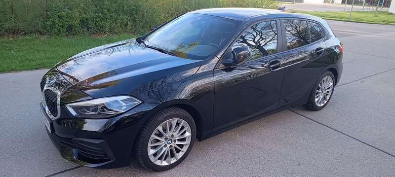 Schwarz Gebraucht 2022 BMW 120 Advantage Kleinwagen | 25.500 € (Fairer Preis) - Bild 1/4