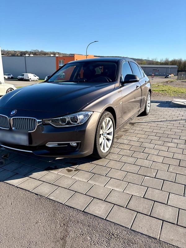 Gebraucht BMW 320 184 PS (135 kW) 2013 Andere farben Limousine