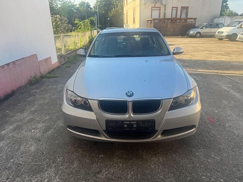 Gebraucht BMW 320 150 PS (110 kW) 2005 Silber Limousine