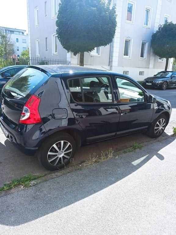 Blau Gebraucht 2012 Dacia Sandero Kleinwagen | 2.150 € (Guter Preis) - Bild 1/4