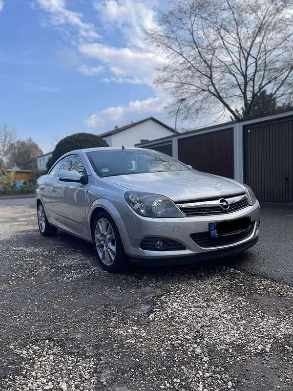 Gebraucht Opel Astra Cabriolet Edition 140 PS (102 kW) 2009 Grau Cabrio