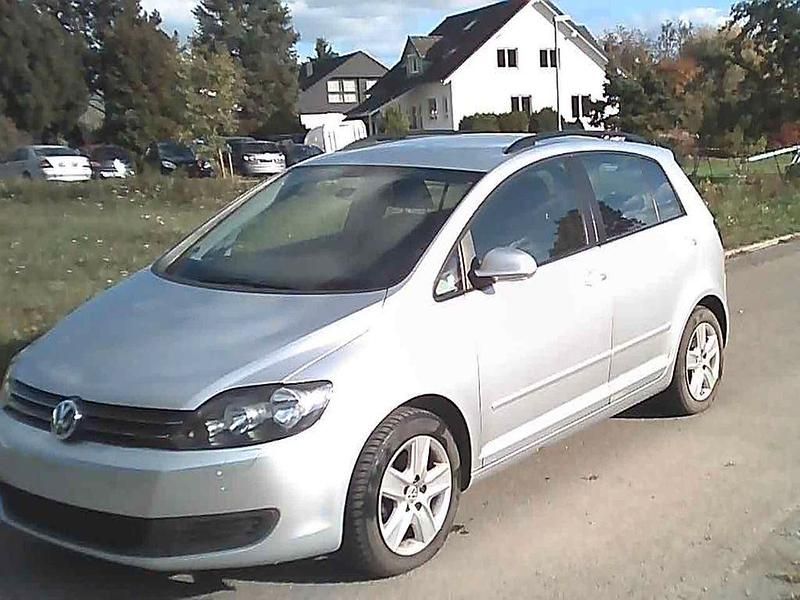 Silber Gebraucht 2009 VW Golf Plus Cross Comfortline Van / Kleinbus | 5.500 € (Guter Preis) - Bild 1/4