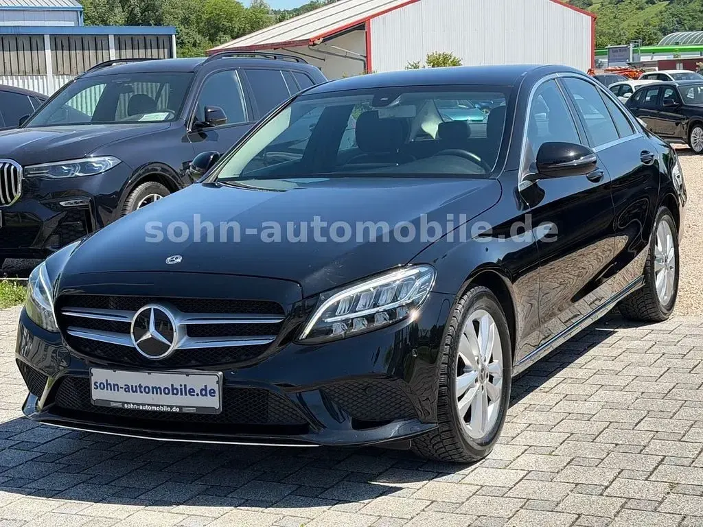 Gebraucht Mercedes C180 Avantgarde 156 PS (114 kW) 2019 Schwarz  unilack Limousine