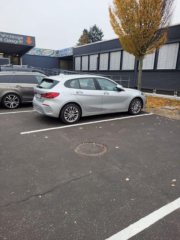 Silber Gebraucht 2019 BMW 116 Advantage Kleinwagen | 18.500 € (Etwas zu teuer) - Bild 1/3