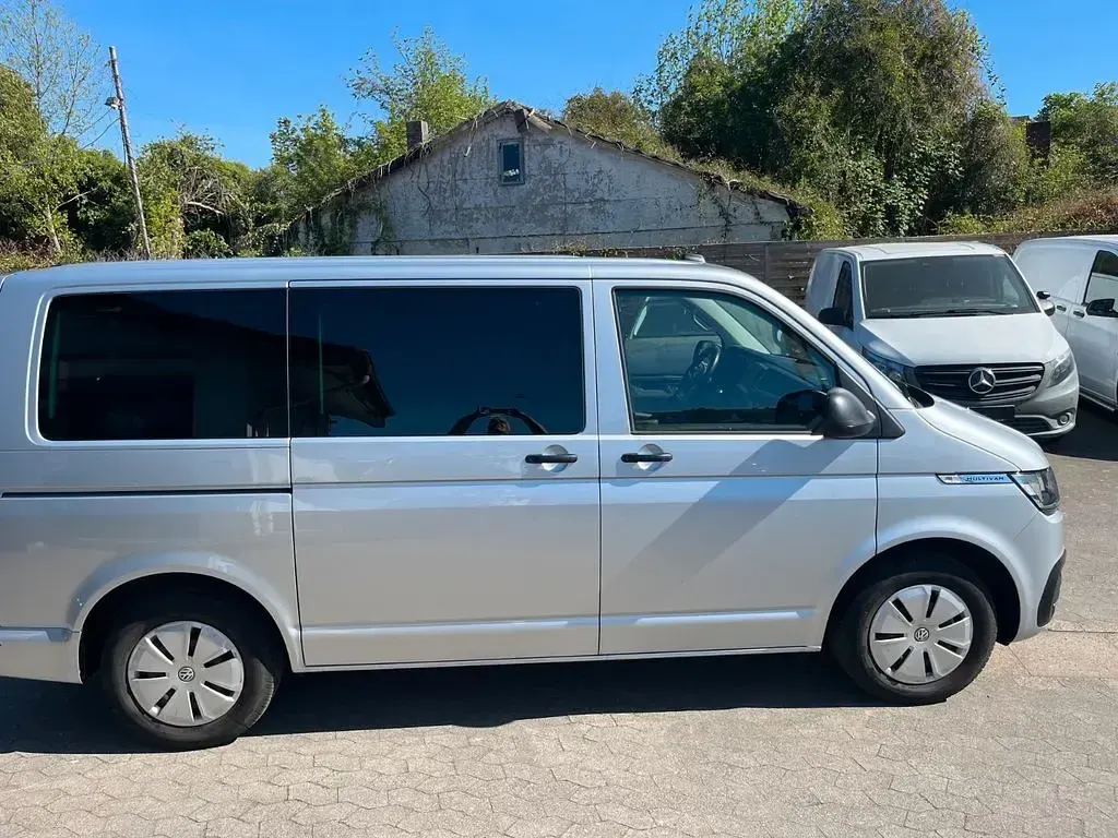Gebraucht VW Multivan 150 PS (110 kW) 2020 Silber Van / Kleinbus