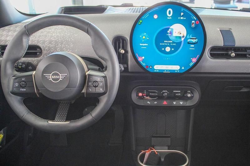 Gebraucht Mini Cooper Favoured 156 PS (114 kW) 2024 Schwarz Kleinwagen