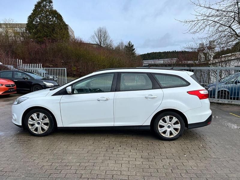 Gebraucht Ford Focus Trend 116 PS (85 kW) 2013 Weiß Limousine