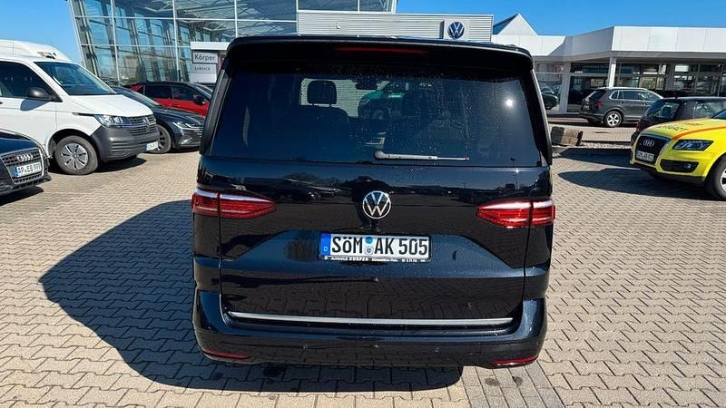 Second-hand VW Multivan Style 150 CP (110 kW) 2023 Negru Monovolum