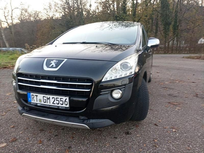 Schwarz Gebraucht 2013 Peugeot 3008 Active Limousine | 5.900 € (Fairer Preis) - Bild 1/4