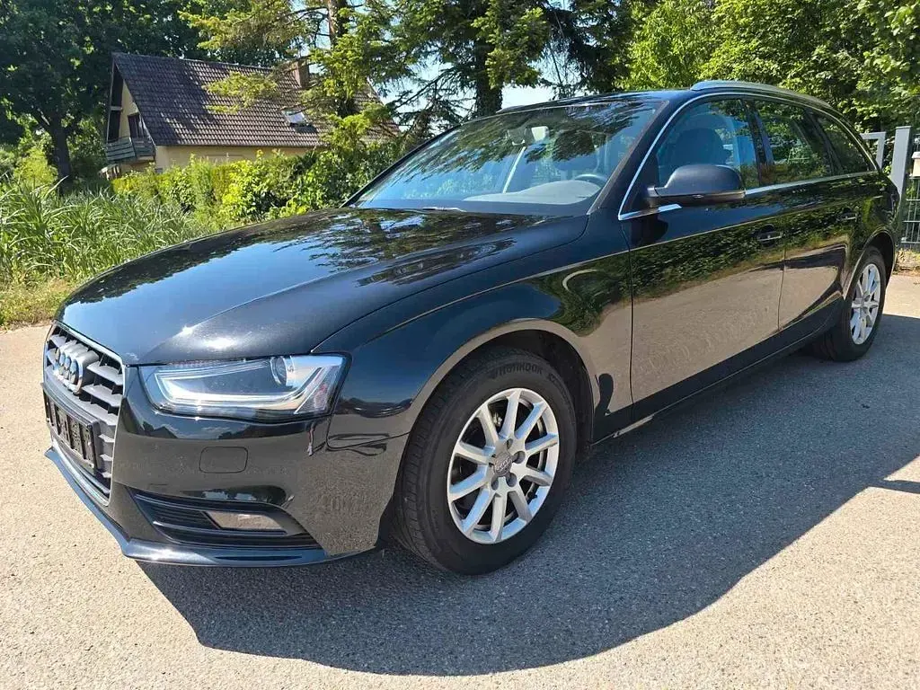 Gebraucht Audi A4 Attraction 177 PS (130 kW) 2012 Schwarz Kombi