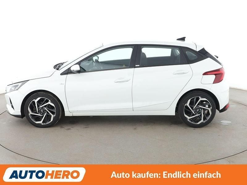 Gebraucht Hyundai i20 Intro Edition 101 PS (74 kW) 2021 Weiß Kleinwagen