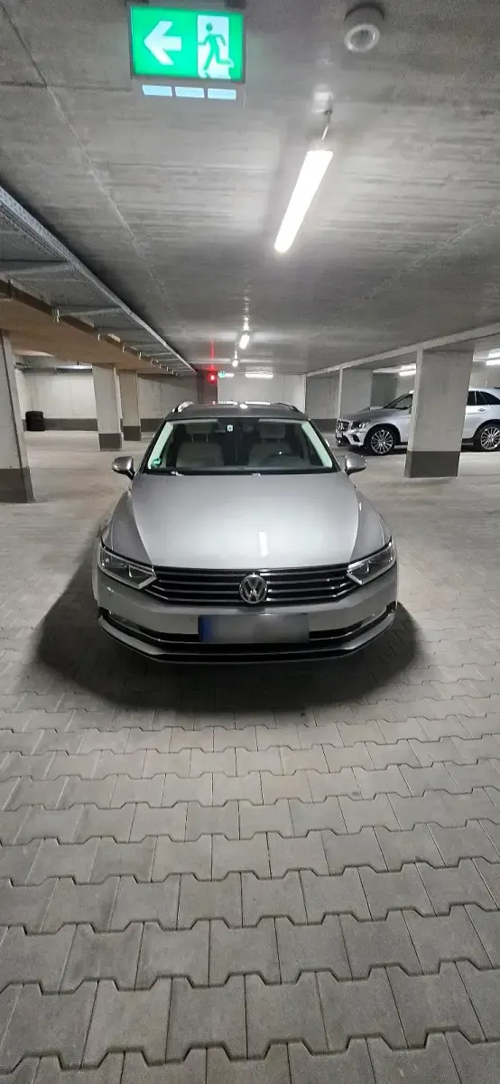 Gebraucht VW Passat 190 PS (139 kW) 2015 Gold Kombi