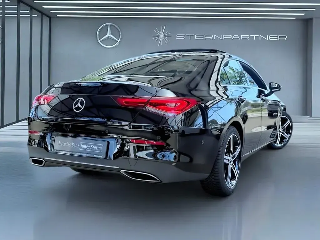 Gebraucht Mercedes CLA220 190 PS (139 kW) 2021 Schwarz Coupé