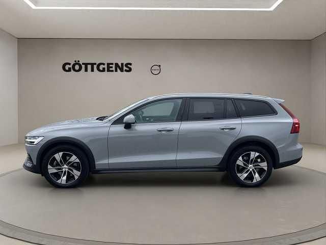 Gebraucht Volvo V60 CC 145 PS (106 kW) 2024 Kombi