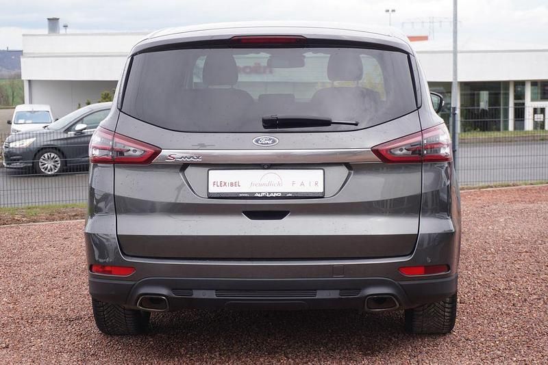 Gebraucht Ford S-MAX Titanium 240 PS (176 kW) 2017 Grau Van / Kleinbus
