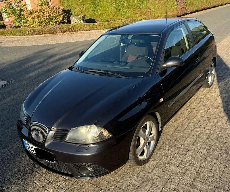 Schwarz Gebraucht 2008 Seat Ibiza Sport Limousine | 990 € (Superpreis) - Bild 1/4