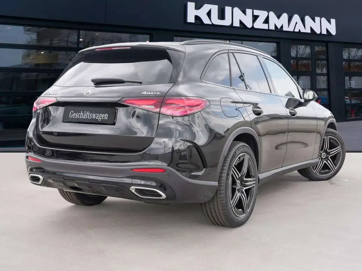 Gebraucht Mercedes GLC200 AMG 163 PS (119 kW) 2026 Obsidianschwarz metallic SUV