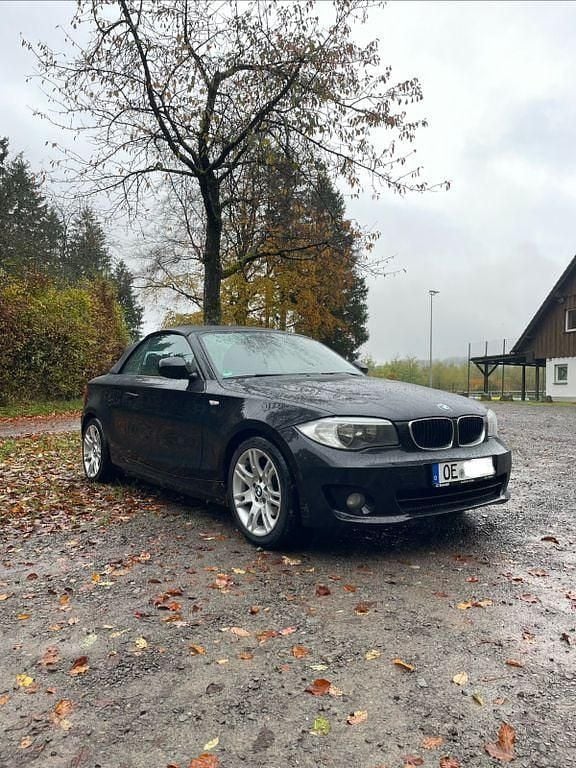 Gebraucht BMW 118 Cabriolet 143 PS (105 kW) 2012 Schwarz Cabrio