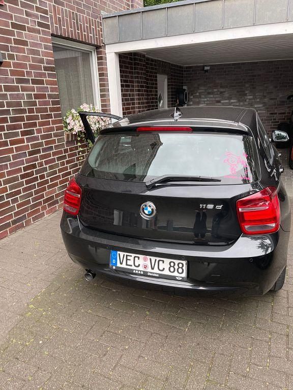 Gebraucht BMW 116 Sport Line 116 PS (85 kW) 2014 Schwarz Kleinwagen