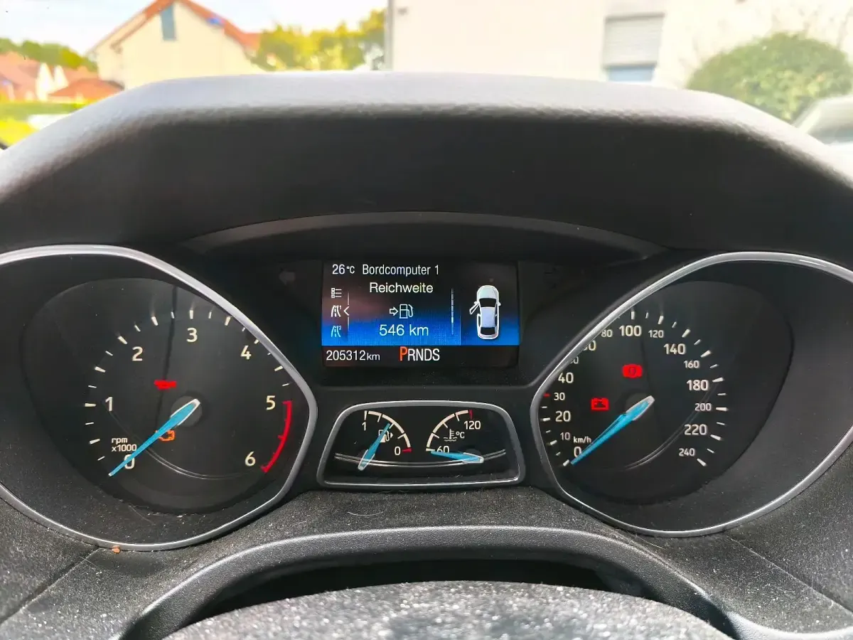 Gebraucht Ford Focus 120 PS (88 kW) 2017 Weiß Kombi