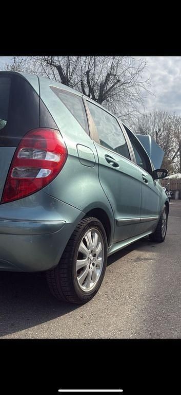 Gebraucht Mercedes A150 Elegance 95 PS (69 kW) 2005 Grün Van / Kleinbus