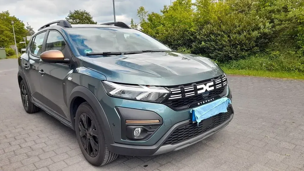 Gebraucht Dacia Sandero Extreme 101 PS (74 kW) 2024 Grün Limousine