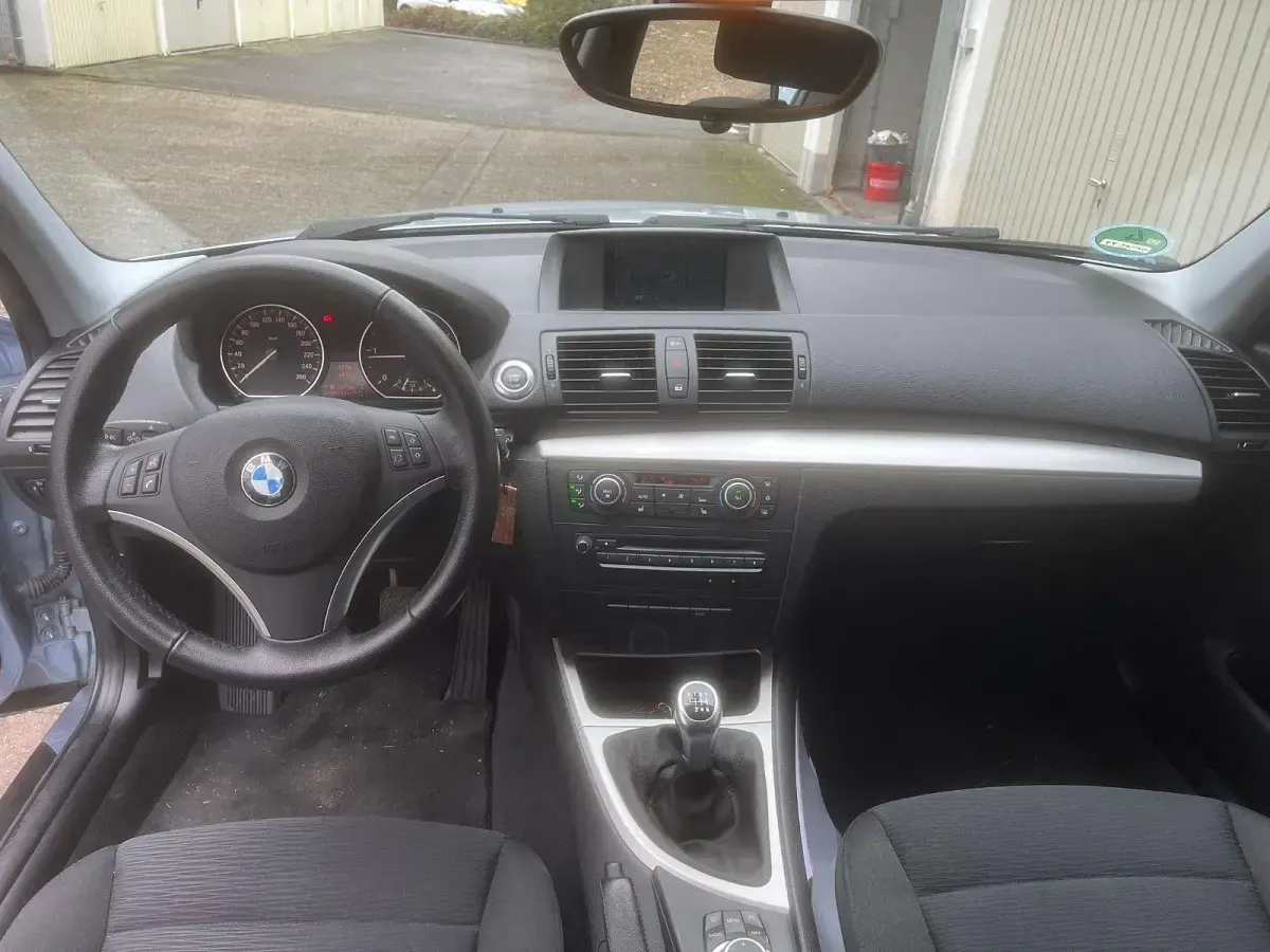 Gebraucht BMW 120 177 PS (130 kW) 2011 Blau Kleinwagen