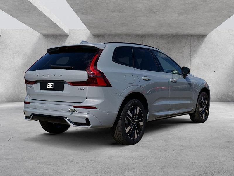 Neu Volvo XC60 Plus 398 PS (292 kW) 2025 Grau SUV