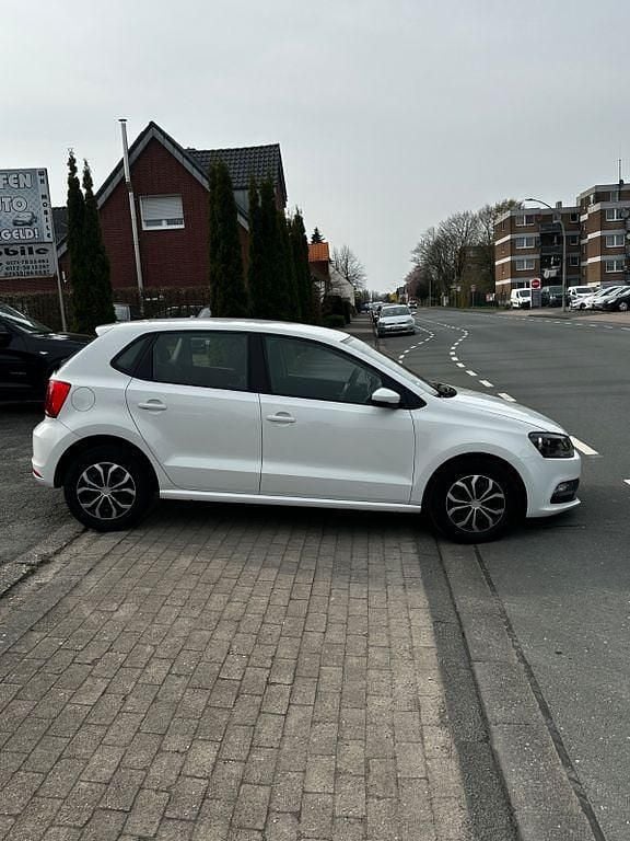 Gebraucht VW Polo Trendline 60 PS (44 kW) 2017 Weiß Limousine