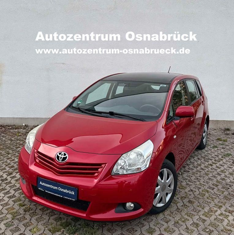 Rot Gebraucht 2011 Toyota Verso Edition Van / Kleinbus | 9.900 € (Teuer) - Bild 1/4