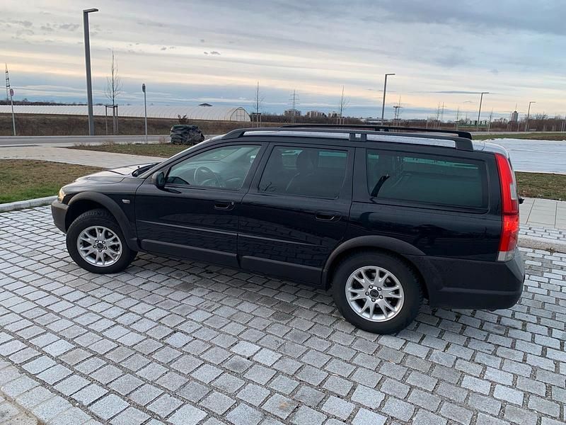 Schwarz Gebraucht 2004 Volvo XC70 Kombi | 8.100 € - Bild 1/4