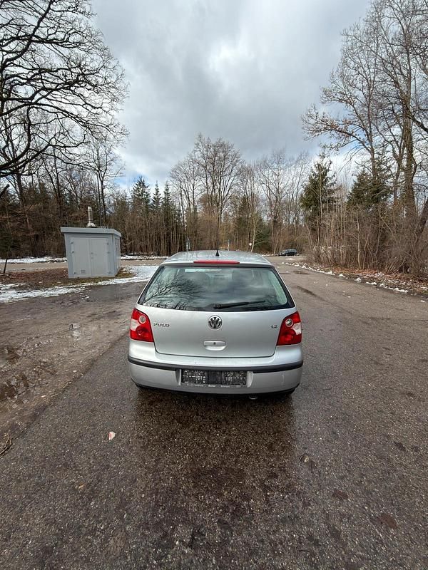 Gebraucht VW Polo 64 PS (47 kW) 2003 Silber Kleinwagen