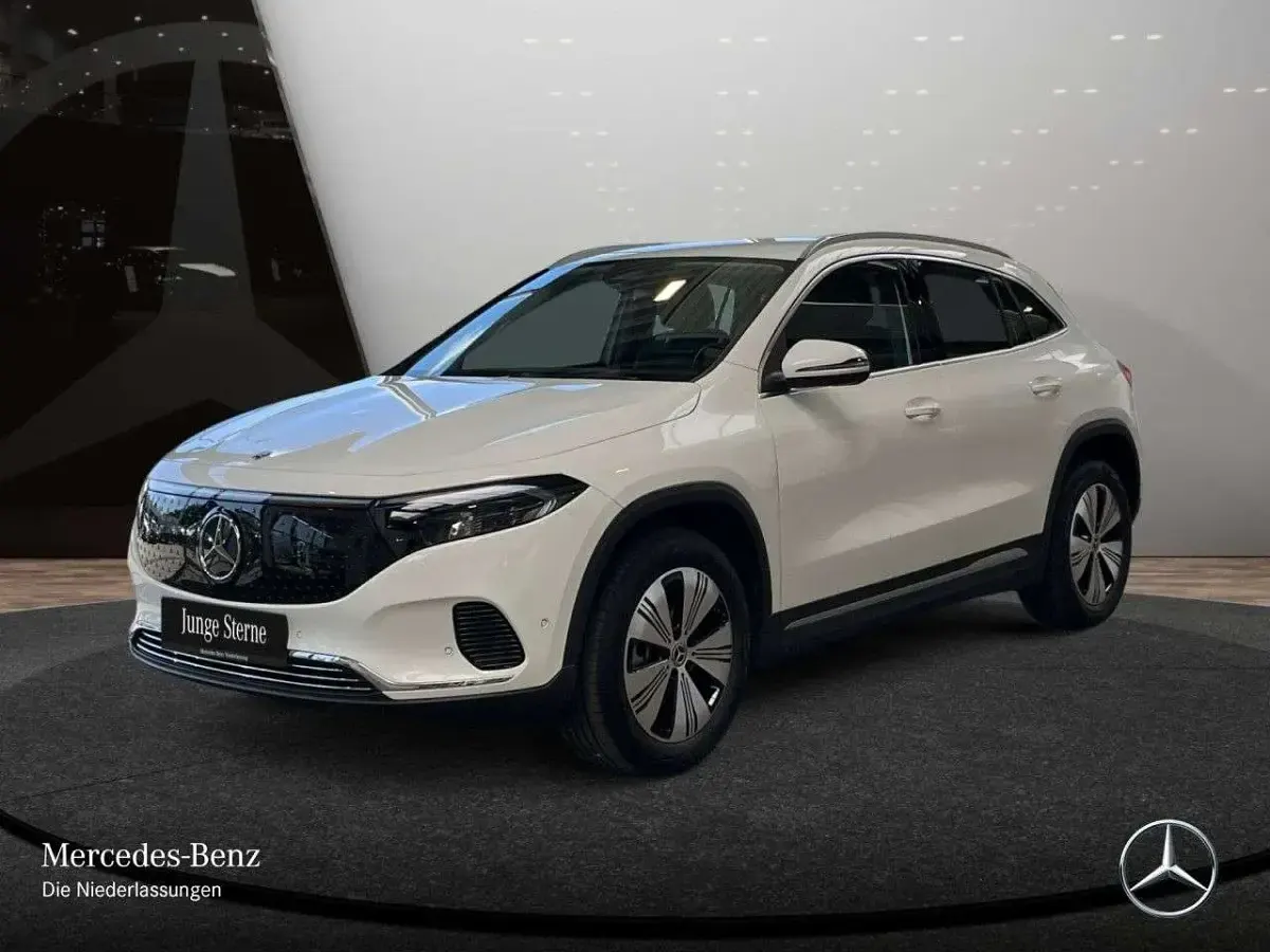 Gebraucht Mercedes EQA250 Advanced 139 kW (190 PS) 2025 Polarweiß SUV