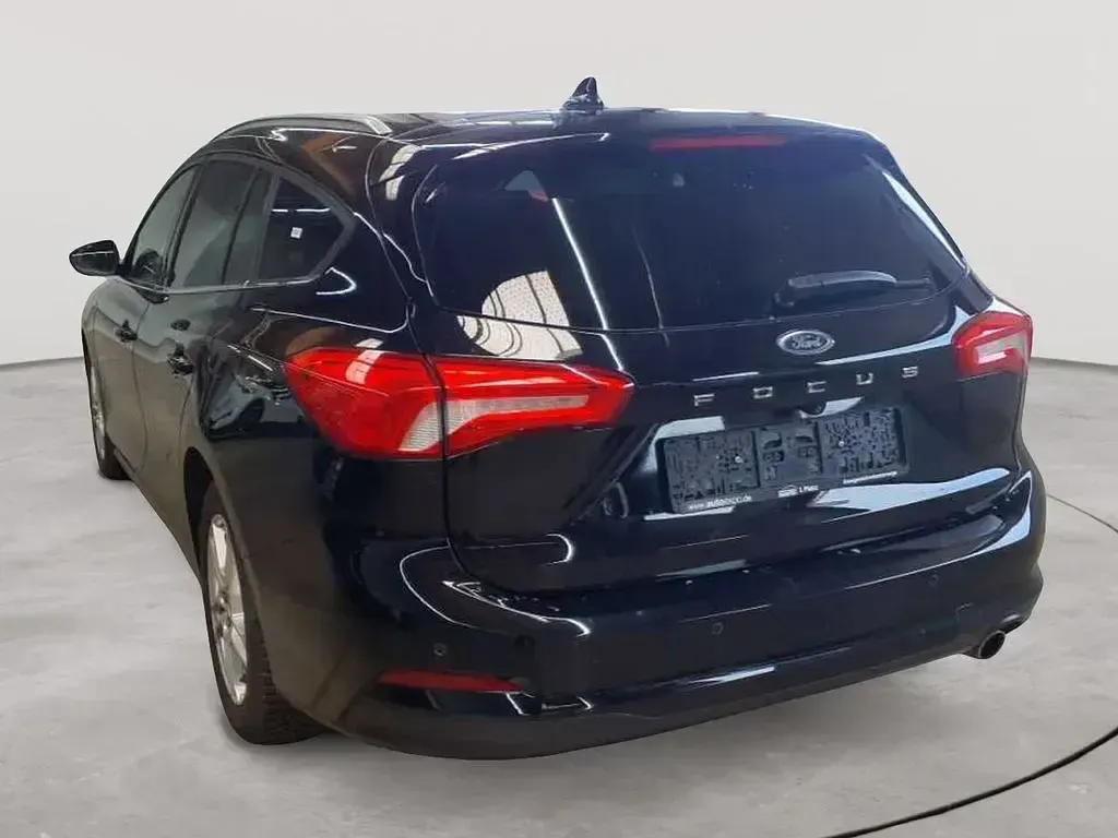 Usado Ford Focus Cool & Connect 150 CV (110 kW) 2021 Negro Berlina