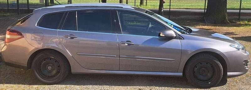 Silber Gebraucht 2011 Renault Laguna GrandTour Dynamique Kombi | 3.800 € (Fairer Preis) - Bild 1/4