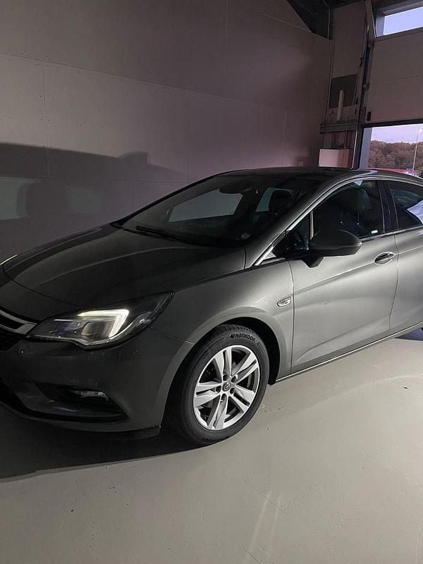 Gebraucht Opel Astra Excellence 140 PS (102 kW) 2017 Grau Kleinwagen