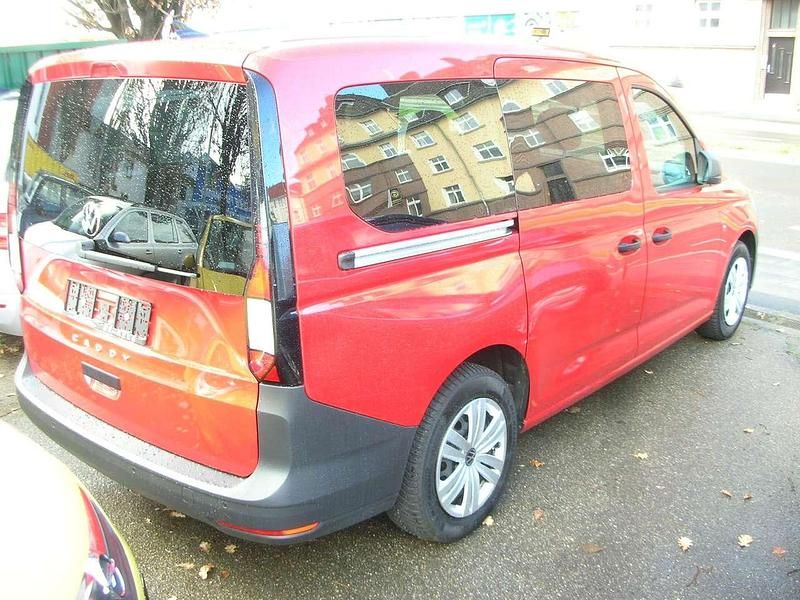 Gebraucht VW Caddy Maxi 114 PS (83 kW) 2021 Kirschrot Van / Kleinbus