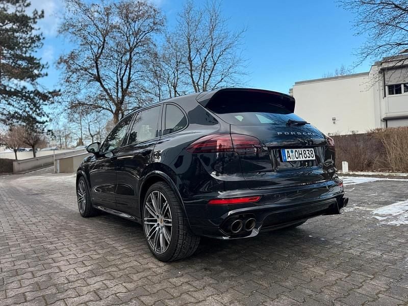 Schwarz Gebraucht 2017 Porsche Cayenne Platinum Edition SUV | 34.500 € (Fairer Preis) - Bild 1/4