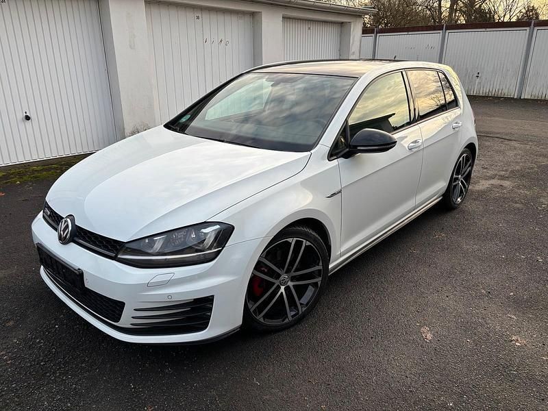 Weiß Gebraucht 2015 VW Golf VII GTD Kleinwagen | 13.200 € (Fairer Preis) - Bild 1/4