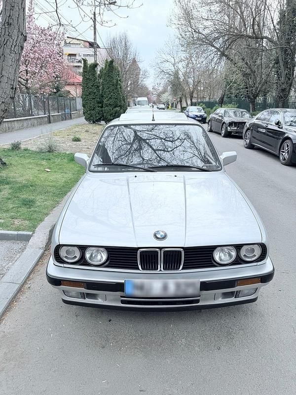 Gebraucht BMW 325 Sport Line 171 PS (125 kW) 1990 Silber Kombi