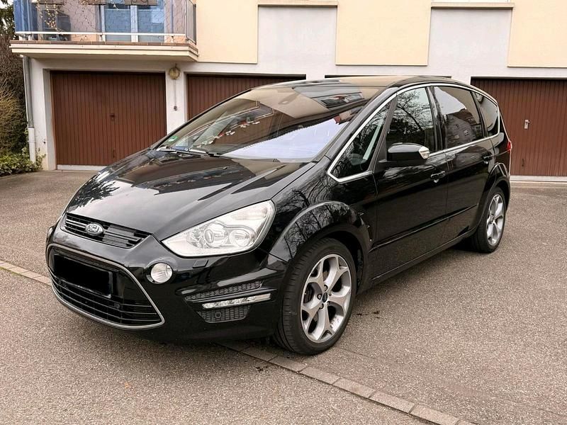 Schwarz Gebraucht 2010 Ford S-MAX Titanium Van / Kleinbus | 3.750 € (Superpreis) - Bild 1/4