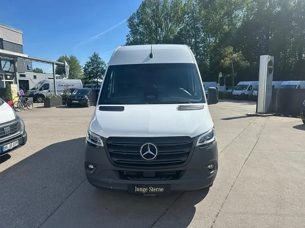 Gebraucht Mercedes Sprinter 170 PS (125 kW) 2024 Arktikweiss Van