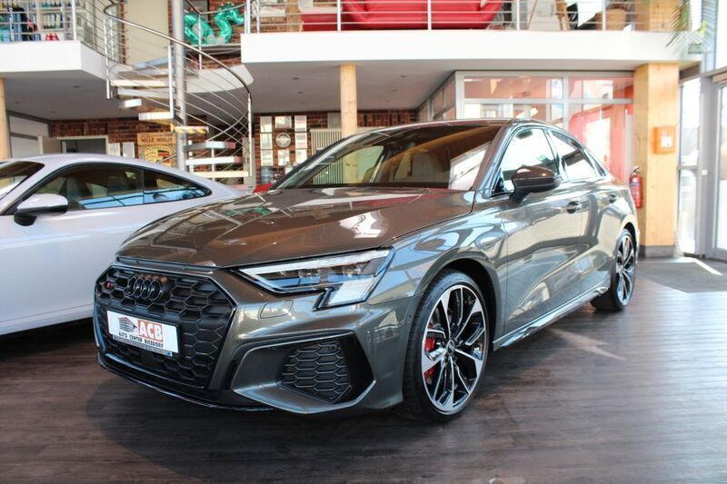 Grau Gebraucht 2022 Audi S3 Ambiente Limousine | 42.900 € (Fairer Preis) - Bild 1/4